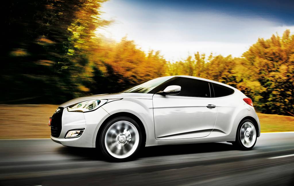 Veloster, modelo 2012 da Hyundai, testado pela revista Quatro Rodas Veloster, modelo 2012 da Hyundai, testado pela revista Quatro Rodas