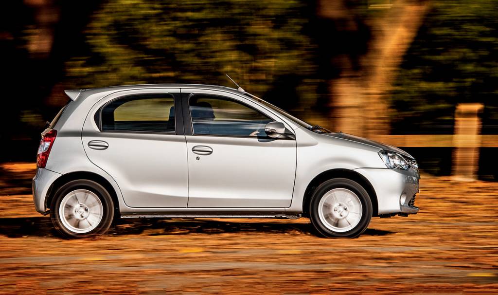 57619d840e2163457517bb62qr-682-etios-01-tif.jpeg Toyota Etios XLS 1.5 A/T
