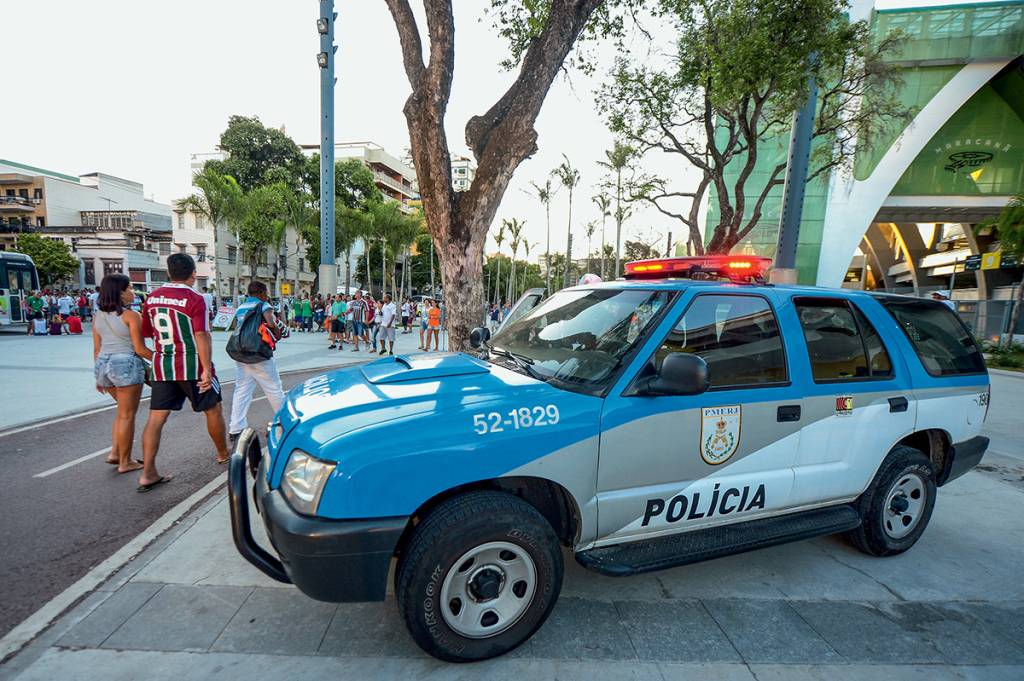 Viatura da polícia no Rio de Janeiro Viatura da polícia no Rio de Janeiro