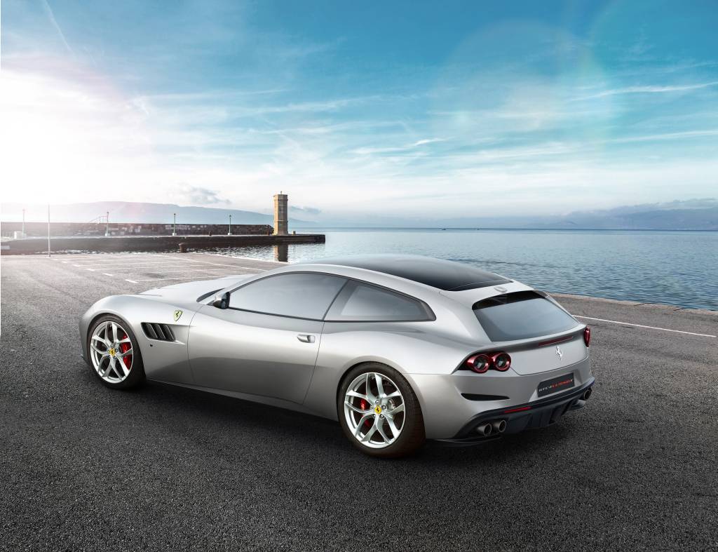 Nova versão “de entrada” da Ferrari GTC4Lusso traz motor V8 biturbo