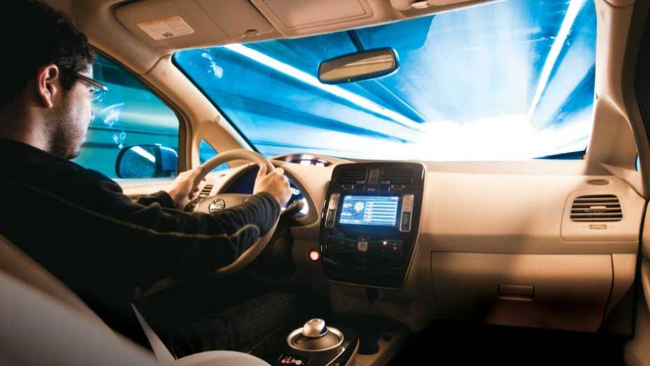Nissan Leaf | <a href="https://gutenberg.quatrorodas.abril.com.br/salao-do-automovel/2012/carros/leaf-703954.shtml" rel="migration">Leia mais</a>