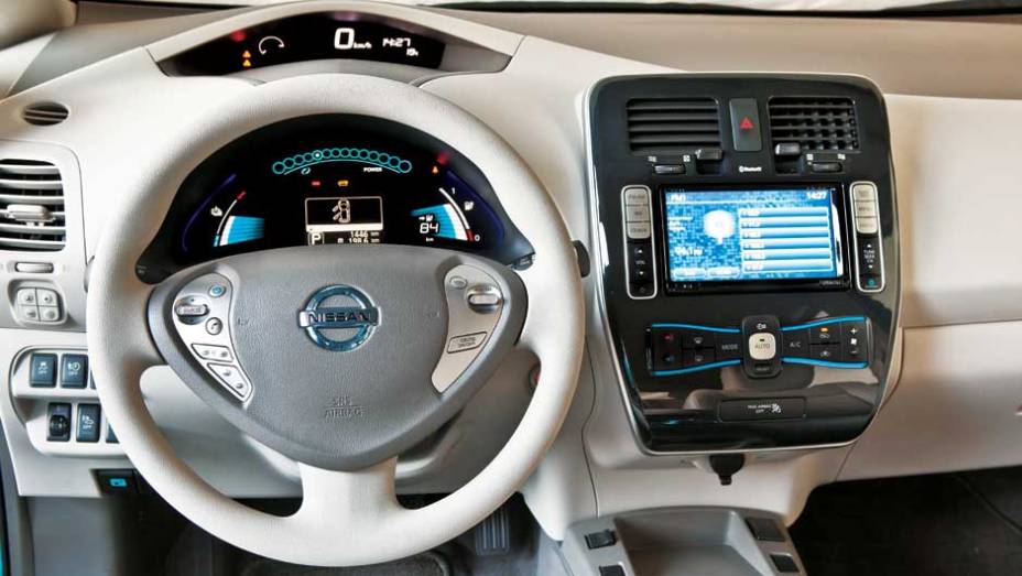 Nissan Leaf | <a href="https://gutenberg.quatrorodas.abril.com.br/salao-do-automovel/2012/carros/leaf-703954.shtml" rel="migration">Leia mais</a>