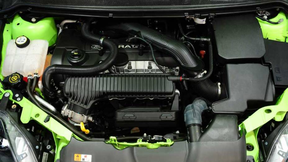 O motor despeja 305 cv no asfalto. <a href="https://gutenberg.quatrorodas.abril.com.br/galerias/ford/focus-rs-ed-7-2011-636901.shtml" rel="migration">Leia mais</a> O motor despeja 305 cv no asfalto. <a href="https://gutenberg.quatrorodas.abril.com.br/galerias/ford/focus-rs-ed-7-2011-636901.shtml" rel="migration">Leia mais</a>