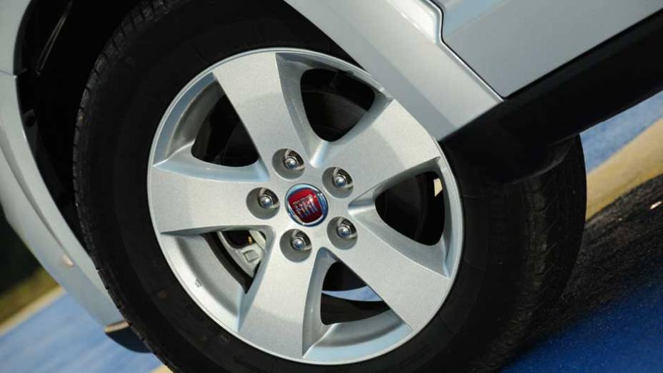 <a href="https://gutenberg.quatrorodas.abril.com.br/carros/testes/fiat-freemont-640712.shtml" rel="migration">Leia mais</a>