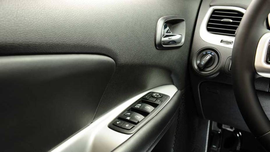 <a href="https://gutenberg.quatrorodas.abril.com.br/carros/testes/fiat-freemont-640712.shtml" rel="migration">Leia mais</a>