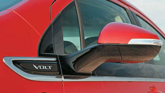 Repetidores nos espelhos | <a href="https://gutenberg.quatrorodas.abril.com.br/carros/chevrolet-volt-637764.shtml" rel="migration">Leia mais</a> Repetidores nos espelhos | <a href="https://gutenberg.quatrorodas.abril.com.br/carros/chevrolet-volt-637764.shtml" rel="migration">Leia mais</a>