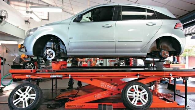Especialistas conferiram o balanceamento... | <a href="https://gutenberg.quatrorodas.abril.com.br/blogs/longaduracao/2011/09/10/chevrolet-agile/" rel="migration">Leia mais</a> Especialistas conferiram o balanceamento... | <a href="https://gutenberg.quatrorodas.abril.com.br/blogs/longaduracao/2011/09/10/chevrolet-agile/" rel="migration">Leia mais</a>