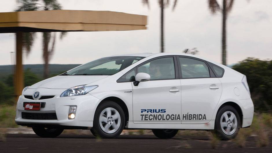 Toyota anuncia recall do Prius por risco de veículo parar de andar sozinho
