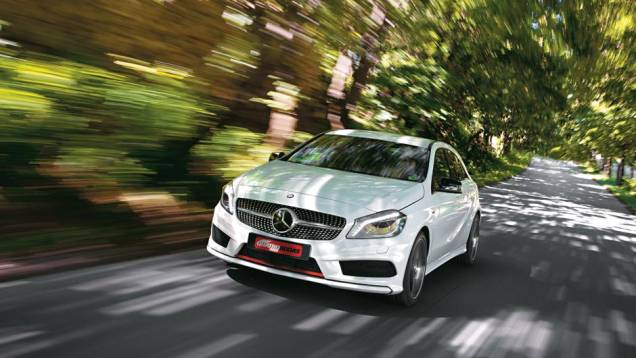 Ele ficou 16 cm mais baixo para poder encarar o A3 e o Série1 | <a href="https://gutenberg.quatrorodas.abril.com.br/carros/impressoes/mercedes-benz-250-699651.shtml" rel="migration">Leia mais</a> Ele ficou 16 cm mais baixo para poder encarar o A3 e o Série1 | <a href="https://gutenberg.quatrorodas.abril.com.br/carros/impressoes/mercedes-benz-250-699651.shtml" rel="migration">Leia mais</a>