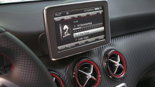 Monitor no estilo iPad | <a href="https://gutenberg.quatrorodas.abril.com.br/carros/impressoes/mercedes-benz-250-699651.shtml" rel="migration">Leia mais</a> Monitor no estilo iPad | <a href="https://gutenberg.quatrorodas.abril.com.br/carros/impressoes/mercedes-benz-250-699651.shtml" rel="migration">Leia mais</a>