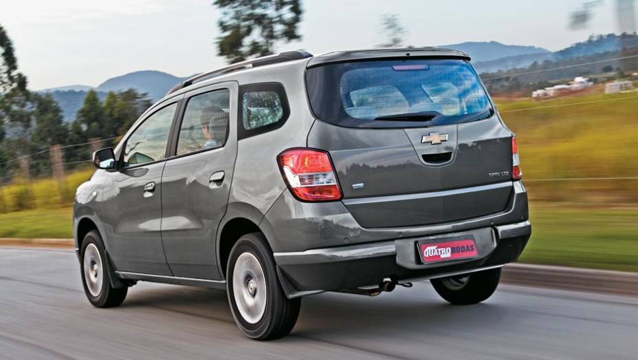 Visual traseiro causa polêmica | <a href="https://gutenberg.quatrorodas.abril.com.br/carros/comparativos/chevrolet-spin-x-nissan-grand-livina-700392.shtml" rel="migration">Leia o comparativo</a> - <a href="https://gutenberg.quatrorodas.abril.com.br/galerias/nissan/grand-livina-ed-08-2012-" rel="migration"></a>