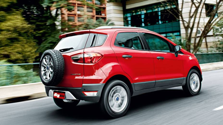 Detalhes cinza são exclusivos da FreeStyle | <a href="https://gutenberg.quatrorodas.abril.com.br/carros/testes/ford-ecosport-freestyle-1-6-16v-699470.shtml" rel="migration">Leia mais</a>