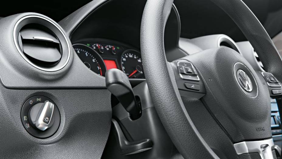 Novos botões e saídas de ar | <a href="https://gutenberg.quatrorodas.abril.com.br/carros/testes/vw-gol-699508.shtml" rel="migration">Leia mais</a>