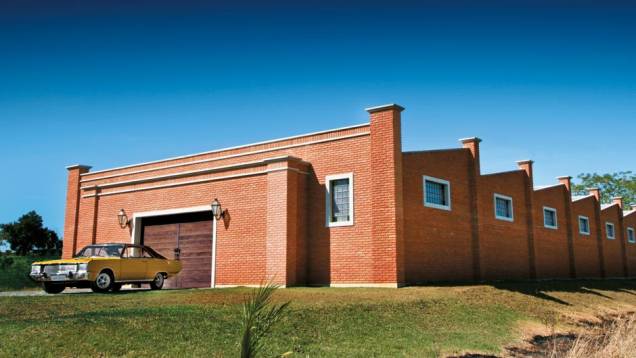 O prédio, inaugurado em 2010, já está lotado | <a href="https://gutenberg.quatrorodas.abril.com.br/reportagens/geral/museu-dodge-699798.shtml" rel="migration">Leia mais</a> O prédio, inaugurado em 2010, já está lotado | <a href="https://gutenberg.quatrorodas.abril.com.br/reportagens/geral/museu-dodge-699798.shtml" rel="migration">Leia mais</a>