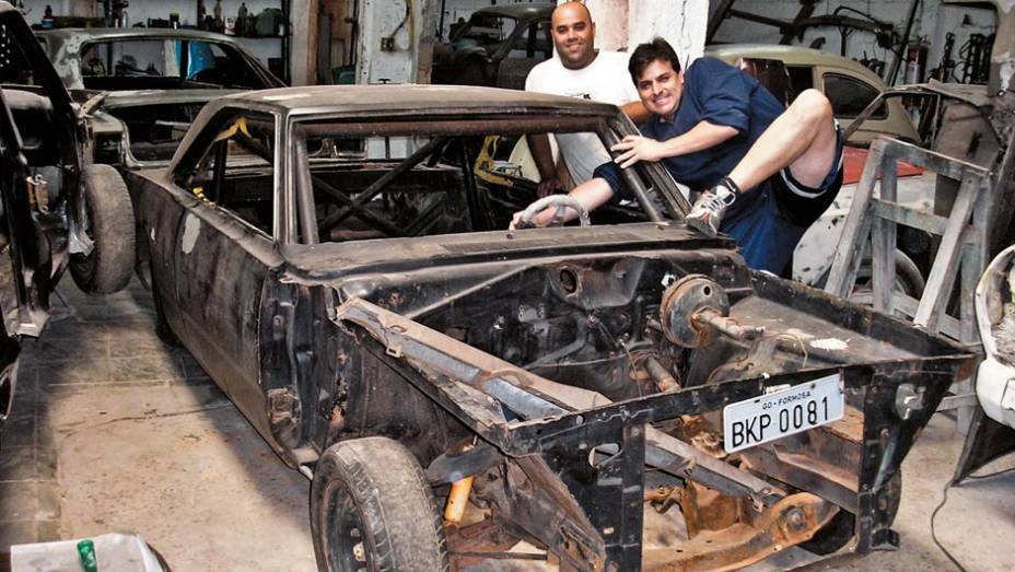 O &uacute;ltimo Dodge, um Dart 81, foi encontrado sem capô e mecânica. | <a href="https://gutenberg.quatrorodas.abril.com.br/reportagens/geral/museu-dodge-699798.shtml" rel="migration">Leia mais</a>