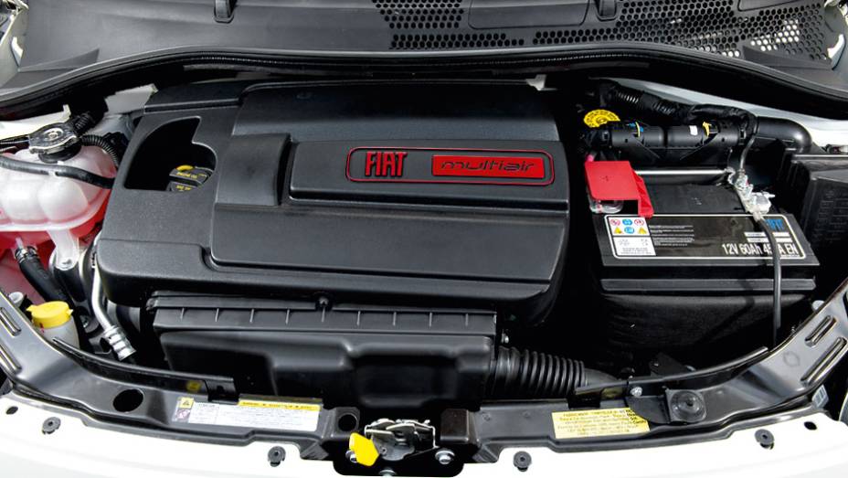 Motor 1.4 trabalha em alto giro | <a href="https://gutenberg.quatrorodas.abril.com.br/carros/impressoes/fiat-500-cabrio-714977.shtml" rel="migration">Leia mais</a>