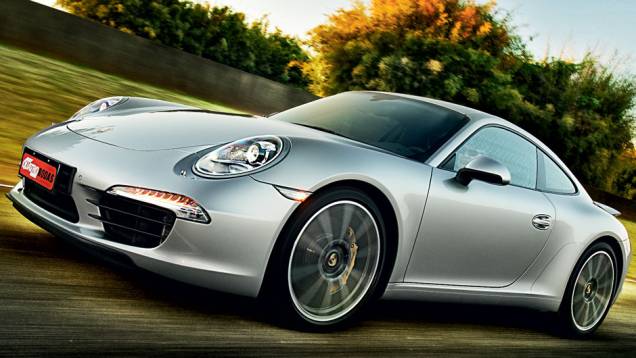 Os retrovisores agora estão na porta e não mais no canto do vidro | <a href="https://gutenberg.quatrorodas.abril.com.br/carros/testes/porsche-911-carrera-s-716751.shtml" rel="migration">Leia mais</a> Os retrovisores agora estão na porta e não mais no canto do vidro | <a href="https://gutenberg.quatrorodas.abril.com.br/carros/testes/porsche-911-carrera-s-716751.shtml" rel="migration">Leia mais</a>