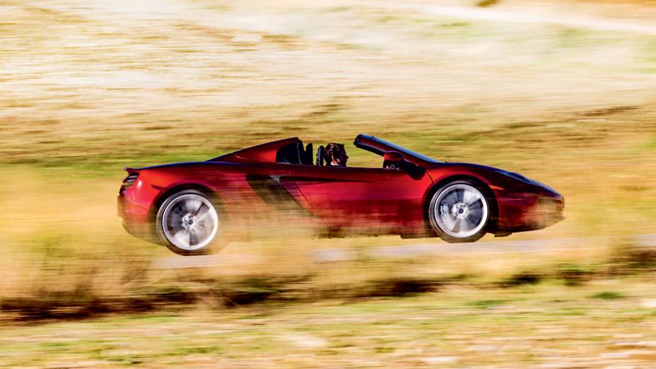 A vers&atilde;o convers&iacute;vel pesa apenas 40 kga mais que a cup&ecirc; | <a href="https://gutenberg.quatrorodas.abril.com.br/carros/impressoes/mclaren-mp4-12c-spider-736652.shtml" rel="migration">Leia mais</a>