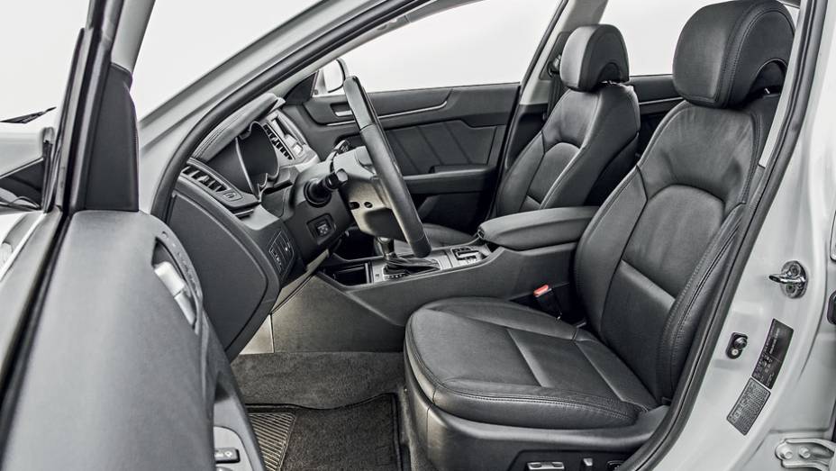 Ao compartilhar a base do Azera,... | <a href="https://gutenberg.quatrorodas.abril.com.br/carros/comparativos/sedas-executivos-725990.shtml" rel="migration">Leia mais</a> Ao compartilhar a base do Azera,... | <a href="https://gutenberg.quatrorodas.abril.com.br/carros/comparativos/sedas-executivos-725990.shtml" rel="migration">Leia mais</a>