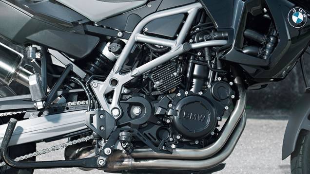 Dois cilindros paralelos e 85 cv na F 800 GS | <a href="https://gutenberg.quatrorodas.abril.com.br/moto/testes/bmw-f-800-gs-x-triumph-tiger-800-xc-741460.shtml" rel="migration">Leia mais</a> Dois cilindros paralelos e 85 cv na F 800 GS | <a href="https://gutenberg.quatrorodas.abril.com.br/moto/testes/bmw-f-800-gs-x-triumph-tiger-800-xc-741460.shtml" rel="migration">Leia mais</a>