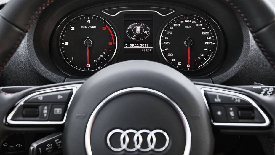 Instrumentos têm design tradicional, mas excelente leitura | <a href="https://gutenberg.quatrorodas.abril.com.br/carros/impressoes/audi-a3-sportback-729774.shtml" rel="migration">Leia mais</a>