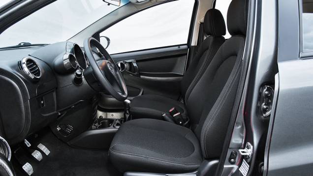 ...e dos bancos substituídos | <a href="https://gutenberg.quatrorodas.abril.com.br/carros/comparativos/hatches-compactos-729449.shtml" rel="migration">Leia mais</a> ...e dos bancos substituídos | <a href="https://gutenberg.quatrorodas.abril.com.br/carros/comparativos/hatches-compactos-729449.shtml" rel="migration">Leia mais</a>