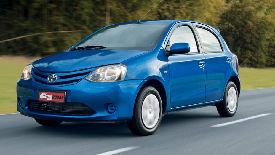 No Etios, pintura metálica não encarece o preço | <a href="https://gutenberg.quatrorodas.abril.com.br/carros/comparativos/hatches-compactos-729449.shtml" rel="migration">Leia mais</a>