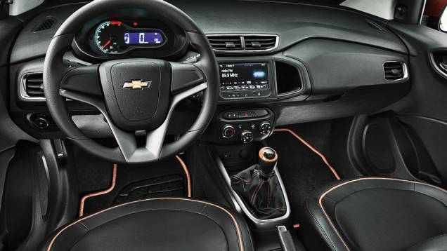 O modelo acima está carregado de itens... | <a href="https://gutenberg.quatrorodas.abril.com.br/carros/comparativos/hatches-compactos-729449.shtml" rel="migration">Leia mais</a> O modelo acima está carregado de itens... | <a href="https://gutenberg.quatrorodas.abril.com.br/carros/comparativos/hatches-compactos-729449.shtml" rel="migration">Leia mais</a>