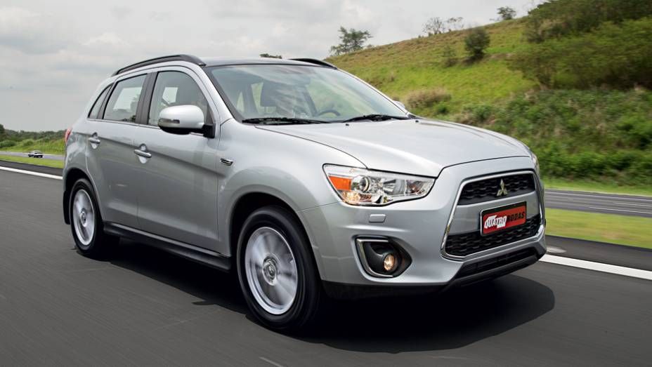 Retoques em grade e para-choque | <a href="https://gutenberg.quatrorodas.abril.com.br/carros/lancamentos/mitsubishi-asx-awd-732859.shtml" rel="migration">Leia mais</a>