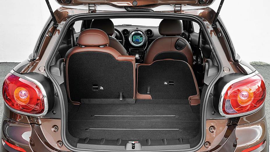 ...ao baixar um ou os dois encostos traseiros | <a href="https://gutenberg.quatrorodas.abril.com.br/carros/impressoes/mini-paceman-cooper-s-733312.shtml" rel="migration">Leia mais</a> ...ao baixar um ou os dois encostos traseiros | <a href="https://gutenberg.quatrorodas.abril.com.br/carros/impressoes/mini-paceman-cooper-s-733312.shtml" rel="migration">Leia mais</a>