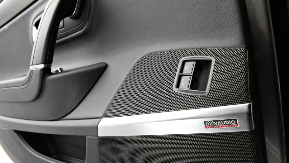 Sistema de som que equipa o Bugatti | <a href="https://gutenberg.quatrorodas.abril.com.br/carros/lancamentos/volkswagen-cc-v6-3-6-734636.shtml" rel="migration">Leia mais</a> Sistema de som que equipa o Bugatti | <a href="https://gutenberg.quatrorodas.abril.com.br/carros/lancamentos/volkswagen-cc-v6-3-6-734636.shtml" rel="migration">Leia mais</a>