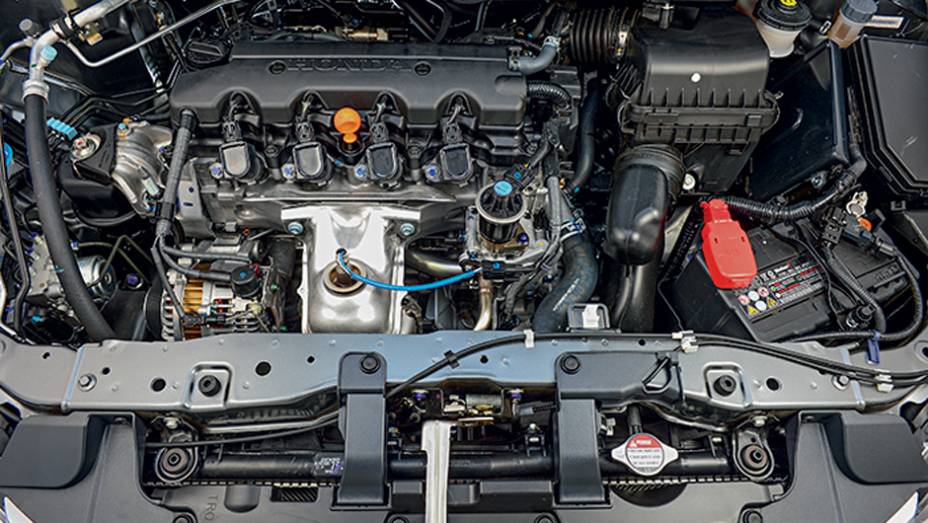 Nesta versão, o motor 1.8 entrega 140 cv de potência | <a href="https://gutenberg.quatrorodas.abril.com.br/carros/testes/honda-civic-2014-735270.shtml" rel="migration">Leia mais</a>