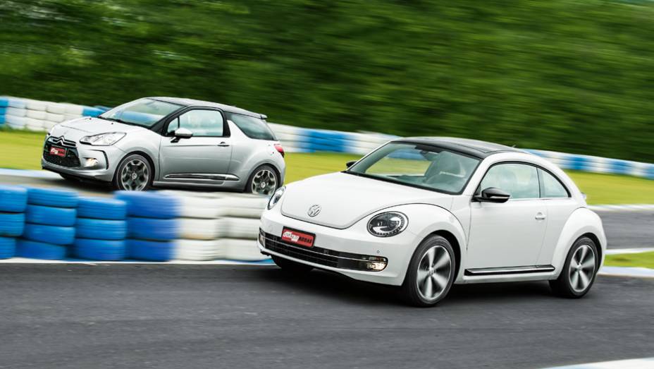 Dupla dinâmica: Fusca e Ds3 são espertos, bonitos e nem tão caros | <a href="https://gutenberg.quatrorodas.abril.com.br/carros/comparativos/citroen-ds3-x-volkswagen-fusca-735122.shtml" rel="migration">Leia mais</a> | <a href="https://gutenberg.quatrorodas.abril.com.br/galerias/volkswagen/ds3-ed-" rel="migration"></a>