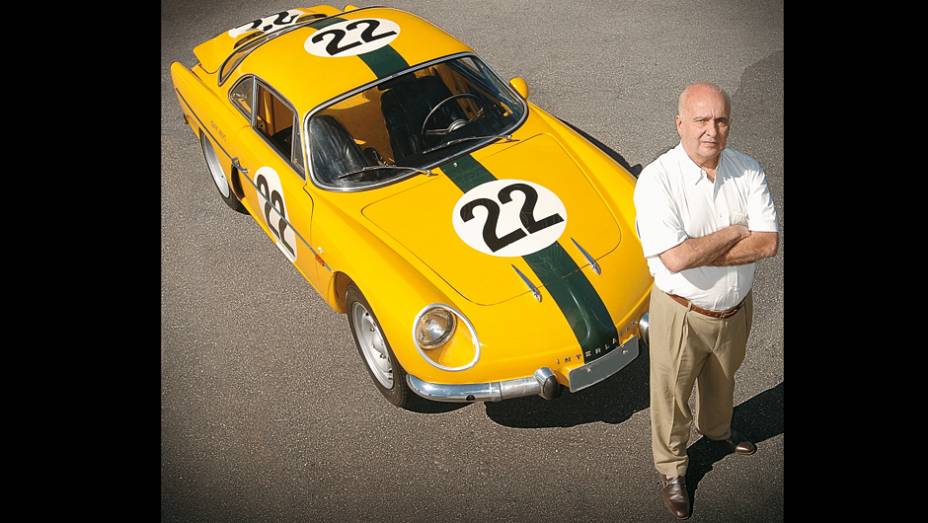 As hist&oacute;rias de Bird Clemente, primeiro piloto profissional do Brasil e mestre em desafiar os limites do carro e do cron&ocirc;metro | <a href="https://gutenberg.quatrorodas.abril.com.br/reportagens/classicos/bird-clemente-homem-tempo-740103.shtml" rel="migration">Leia mais</a>