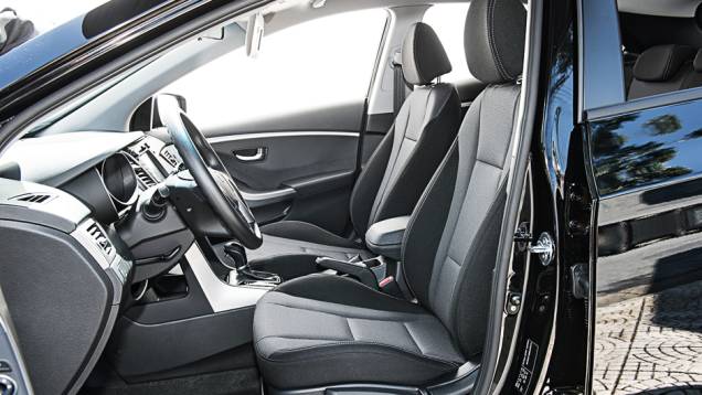 A dianteira do i30 melhorou em espaço para as pernas | <a href="https://gutenberg.quatrorodas.abril.com.br/carros/testes/hyundai-i30-1-6-16v-flex-738228.shtml" rel="migration">Leia mais</a> A dianteira do i30 melhorou em espaço para as pernas | <a href="https://gutenberg.quatrorodas.abril.com.br/carros/testes/hyundai-i30-1-6-16v-flex-738228.shtml" rel="migration">Leia mais</a>