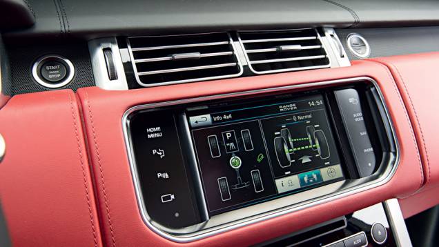 Tela digital indica o funcionamento do sistema de tração | <a href="https://gutenberg.quatrorodas.abril.com.br/carros/testes/land-rover-range-rover-vogue-738240.shtml" rel="migration">Leia mais</a> Tela digital indica o funcionamento do sistema de tração | <a href="https://gutenberg.quatrorodas.abril.com.br/carros/testes/land-rover-range-rover-vogue-738240.shtml" rel="migration">Leia mais</a>