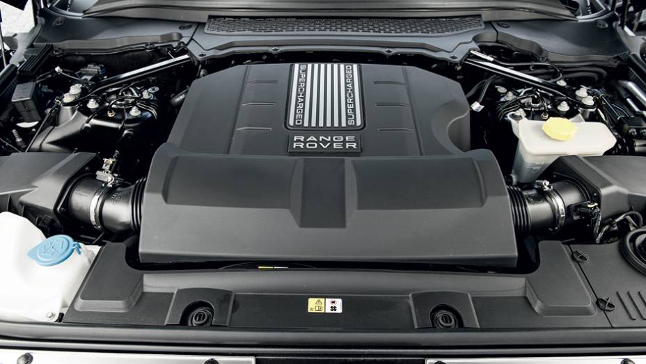 Motor tem 510 cv | <a href="https://gutenberg.quatrorodas.abril.com.br/carros/testes/land-rover-range-rover-vogue-738240.shtml" rel="migration">Leia mais</a>