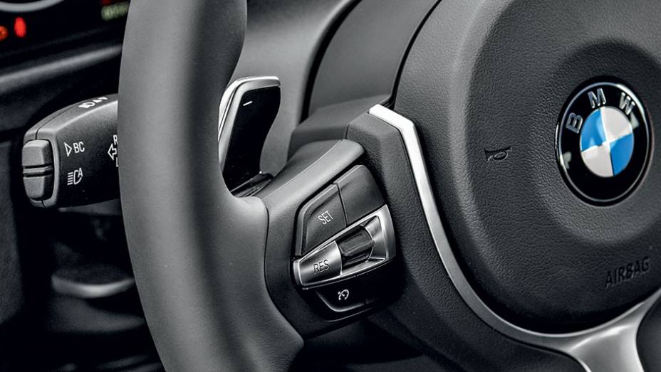 Trocas de marcha no volante | <a href="https://gutenberg.quatrorodas.abril.com.br/carros/impressoes/bmw-335i-gt-740953.shtml" rel="migration">Leia mais</a> Trocas de marcha no volante | <a href="https://gutenberg.quatrorodas.abril.com.br/carros/impressoes/bmw-335i-gt-740953.shtml" rel="migration">Leia mais</a>