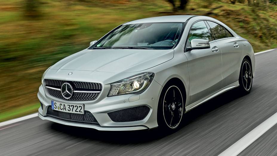 A frente é praticamente a mesma do novo Classe A | <a href="https://gutenberg.quatrorodas.abril.com.br/carros/impressoes/mercedes-benz-cla-250-740748.shtml" rel="migration">Leia mais</a>