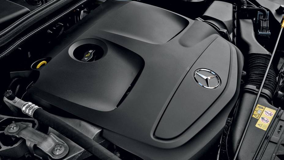 Seu motor é um 2.0 turbinado com 211 cv | <a href="https://gutenberg.quatrorodas.abril.com.br/carros/impressoes/mercedes-benz-cla-250-740748.shtml" rel="migration">Leia mais</a>