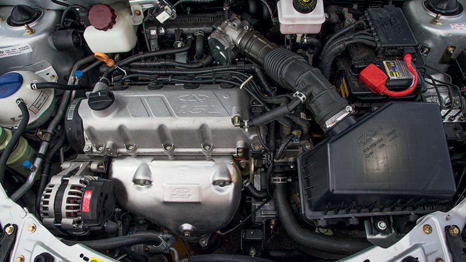 | <a href="https://gutenberg.quatrorodas.abril.com.br/carros/comparativos/jac-j3-1-5-s-x-chery-celer-1-5-744920.shtml" rel="migration">Leia mais</a> | <a href="https://gutenberg.quatrorodas.abril.com.br/carros/comparativos/jac-j3-1-5-s-x-chery-celer-1-5-744920.shtml" rel="migration">Leia mais</a>