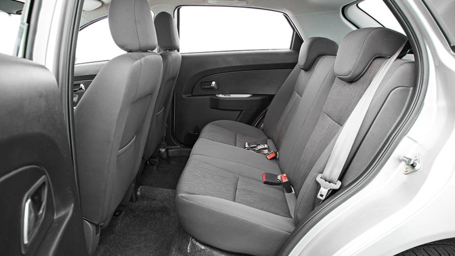 ... e com pouco suporte lateral | <a href="https://gutenberg.quatrorodas.abril.com.br/carros/comparativos/jac-j3-1-5-s-x-chery-celer-1-5-744920.shtml" rel="migration">Leia mais</a>