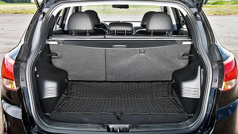 ...bem como o volume do porta-malas | <a href="https://gutenberg.quatrorodas.abril.com.br/carros/comparativos/honda-cr-v-x-hyundai-ix35-744731.shtml" rel="migration">Leia mais</a>
