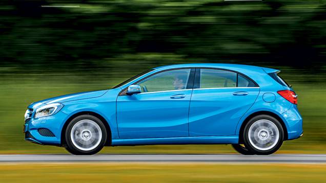 Vincos e volumes dão dinamismo à nova geração do A | <a href="https://gutenberg.quatrorodas.abril.com.br/carros/testes/mercedes-benz-200-urban-742618.shtml" rel="migration">Leia mais</a> Vincos e volumes dão dinamismo à nova geração do A | <a href="https://gutenberg.quatrorodas.abril.com.br/carros/testes/mercedes-benz-200-urban-742618.shtml" rel="migration">Leia mais</a>
