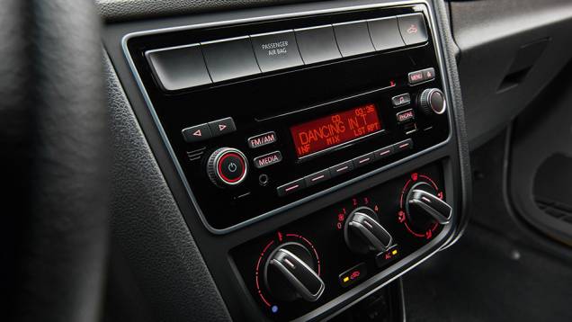 O rádio agora mostra gráfico do sensor de ré | <a href="https://gutenberg.quatrorodas.abril.com.br/carros/lancamentos/vw-saveiro-cross-2014-743387.shtml" rel="migration">Leia mais</a> O rádio agora mostra gráfico do sensor de ré | <a href="https://gutenberg.quatrorodas.abril.com.br/carros/lancamentos/vw-saveiro-cross-2014-743387.shtml" rel="migration">Leia mais</a>