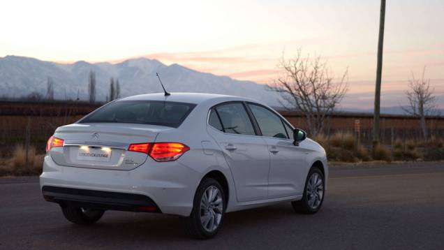 Seu lançamento comercial acontecerá no dia 22 de setembro, mas a pré-venda se inicia ainda em agosto | <a href="https://gutenberg.quatrorodas.abril.com.br/carros/lancamentos/citroen-c4-lounge-749737.shtml" rel="migration">Saiba mais sobre o C4 Lounge</a> | <a href="https://quatrorod" rel="migration"></a> Seu lançamento comercial acontecerá no dia 22 de setembro, mas a pré-venda se inicia ainda em agosto | <a href="https://gutenberg.quatrorodas.abril.com.br/carros/lancamentos/citroen-c4-lounge-749737.shtml" rel="migration">Saiba mais sobre o C4 Lounge</a> | <a href="https://quatrorod" rel="migration"></a>