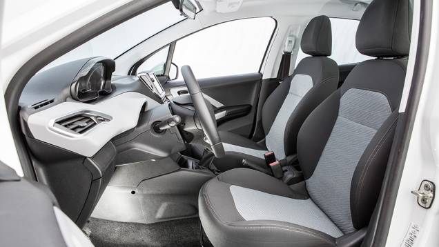 Ergonomia, um ponto fraco no 206, é louvável no sucessor | <a href="https://gutenberg.quatrorodas.abril.com.br/carros/comparativos/fiesta-x-208-x-c3-749647.shtml" rel="migration">Leia mais</a> Ergonomia, um ponto fraco no 206, é louvável no sucessor | <a href="https://gutenberg.quatrorodas.abril.com.br/carros/comparativos/fiesta-x-208-x-c3-749647.shtml" rel="migration">Leia mais</a>
