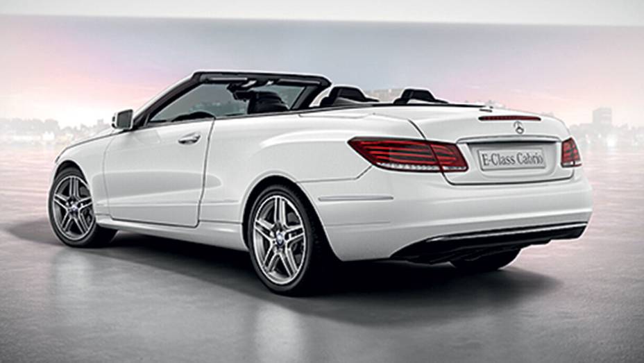 O cabriolet é um conversível de quatro lugares | <a href="https://gutenberg.quatrorodas.abril.com.br/carros/lancamentos/mercedes-benz-250-avantgarde-753592.shtml" rel="migration">Leia mais</a> O cabriolet é um conversível de quatro lugares | <a href="https://gutenberg.quatrorodas.abril.com.br/carros/lancamentos/mercedes-benz-250-avantgarde-753592.shtml" rel="migration">Leia mais</a>