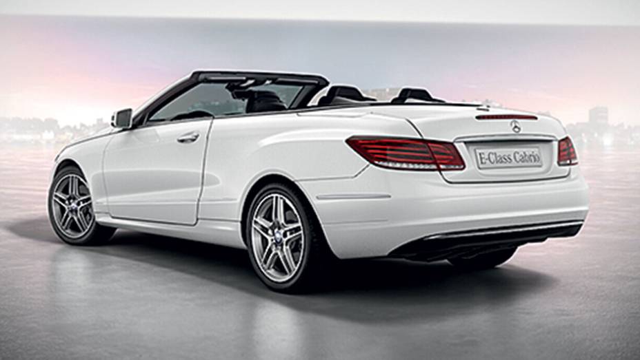 O cabriolet é um conversível de quatro lugares | <a href="https://gutenberg.quatrorodas.abril.com.br/carros/lancamentos/mercedes-benz-250-avantgarde-753592.shtml" rel="migration">Leia mais</a>