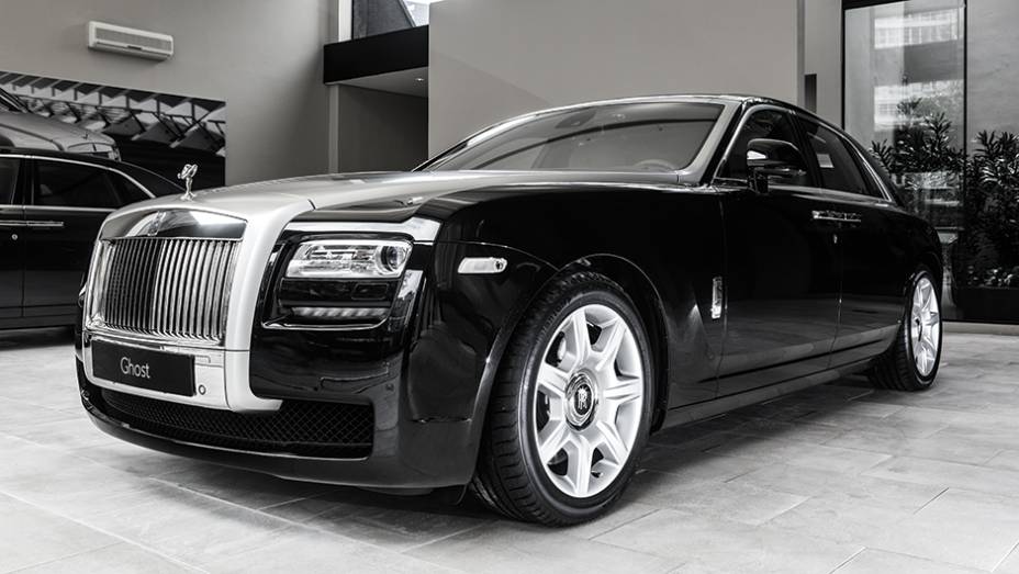 Rolls-Royce Ghost | <a href="https://gutenberg.quatrorodas.abril.com.br/reportagens/geral/show-milhoes-754360.shtml" rel="migration">Leia mais</a>